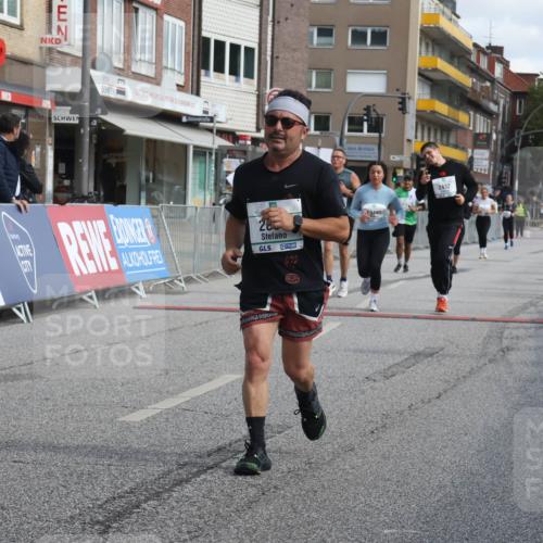 15.09.2024 - PSD Bank Halbmarathon Michael Strokosch http://msf.ph/oto/7087678 15.09.2024 12:37:36 Ziel 1816, 2381, 2398, 2432, 3380, 3441, 3481 meine-sportfotos.de