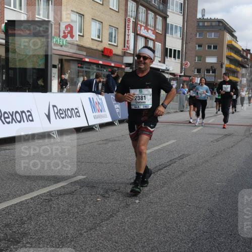15.09.2024 - PSD Bank Halbmarathon Michael Strokosch http://msf.ph/oto/7087697 15.09.2024 12:37:37 Ziel 1816, 2381, 2398, 2432, 3380, 3441, 3481 meine-sportfotos.de