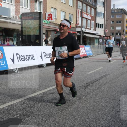 15.09.2024 - PSD Bank Halbmarathon Michael Strokosch http://msf.ph/oto/7087705 15.09.2024 12:37:38 Ziel 1816, 2381, 2398, 2432, 3380, 3441, 3481 meine-sportfotos.de