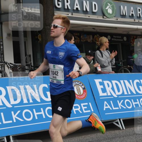 15.09.2024 - PSD Bank Halbmarathon Michael Strokosch http://msf.ph/oto/7087716 15.09.2024 11:28:24 Ziel 425, 431, 585, 889, 893, 905, 917, 926, 929, 1019, 1042, 1048, 1080, 1082, 2605, 3510 meine-sportfotos.de