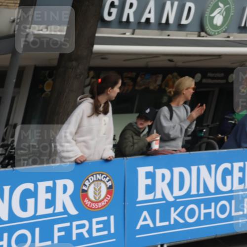 15.09.2024 - PSD Bank Halbmarathon Michael Strokosch http://msf.ph/oto/7087720 15.09.2024 11:28:25 Ziel 425, 431, 585, 889, 893, 905, 917, 926, 929, 1019, 1042, 1048, 1080, 1082, 2605, 3510 meine-sportfotos.de