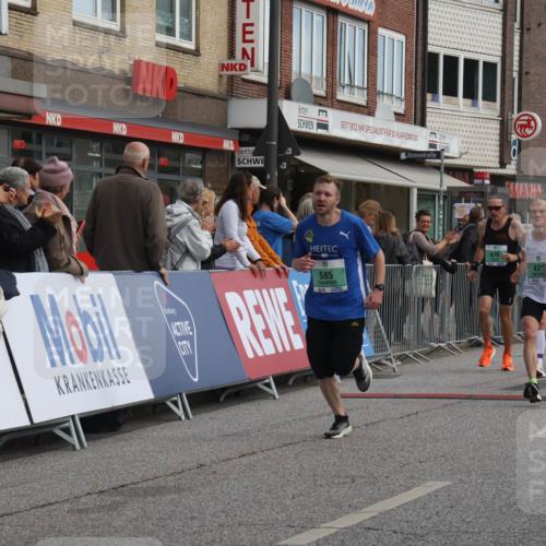 15.09.2024 - PSD Bank Halbmarathon Michael Strokosch http://msf.ph/oto/7087732 15.09.2024 11:28:26 Ziel 425, 431, 585, 889, 893, 905, 917, 926, 929, 1019, 1042, 1048, 1063, 1082, 2605, 3510 meine-sportfotos.de