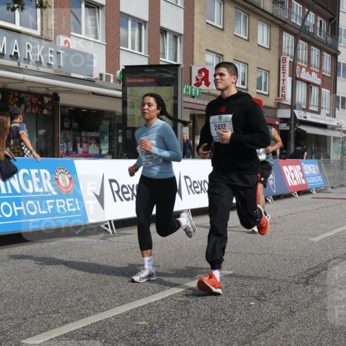 15.09.2024 - PSD Bank Halbmarathon Michael Strokosch http://msf.ph/oto/7087734 15.09.2024 12:37:41 Ziel 1816, 2381, 2398, 2432, 3380, 3417, 3441, 3481 meine-sportfotos.de