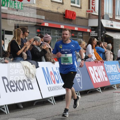 15.09.2024 - PSD Bank Halbmarathon Michael Strokosch http://msf.ph/oto/7087743 15.09.2024 11:28:27 Ziel 425, 431, 585, 889, 893, 905, 917, 926, 929, 1019, 1042, 1048, 1063, 2605, 3510 meine-sportfotos.de
