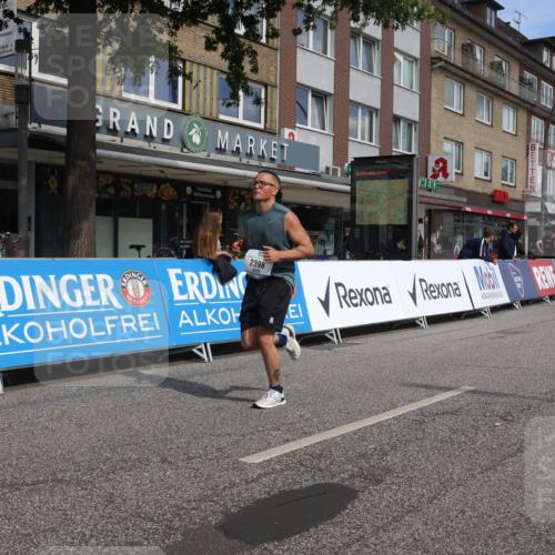 15.09.2024 - PSD Bank Halbmarathon Michael Strokosch http://msf.ph/oto/7087751 15.09.2024 12:37:43 Ziel 1816, 2381, 2398, 2432, 3380, 3417, 3441, 3481 meine-sportfotos.de