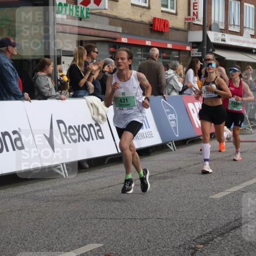 15.09.2024 - PSD Bank Halbmarathon Michael Strokosch http://msf.ph/oto/7087762 15.09.2024 11:28:28 Ziel 425, 431, 585, 889, 893, 905, 917, 926, 929, 1019, 1042, 1048, 1063, 2605, 3510 meine-sportfotos.de