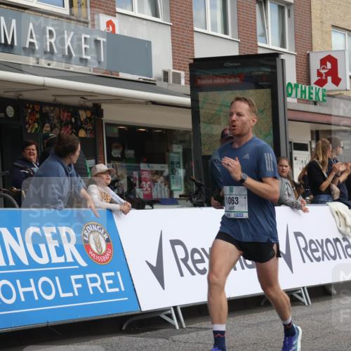 15.09.2024 - PSD Bank Halbmarathon Michael Strokosch http://msf.ph/oto/7087847 15.09.2024 11:28:35 Ziel 425, 431, 585, 830, 889, 893, 905, 915, 929, 1042, 1063, 1065, 1126, 1487, 2603, 3510 meine-sportfotos.de