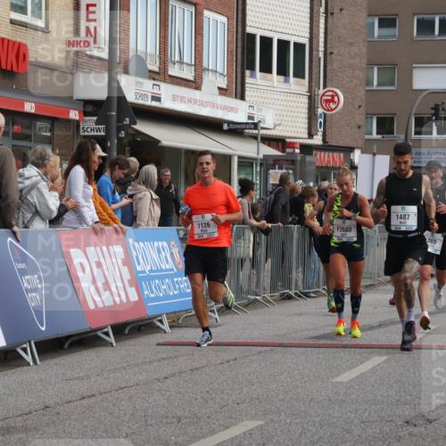 15.09.2024 - PSD Bank Halbmarathon Michael Strokosch http://msf.ph/oto/7087879 15.09.2024 11:28:38 Ziel 425, 431, 585, 830, 889, 893, 905, 915, 929, 1063, 1065, 1126, 1487, 2603, 3510 meine-sportfotos.de