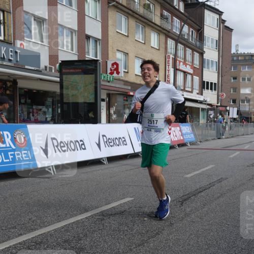 15.09.2024 - PSD Bank Halbmarathon Michael Strokosch http://msf.ph/oto/7087881 15.09.2024 12:37:56 Ziel 2517, 3380, 3415, 3417 meine-sportfotos.de