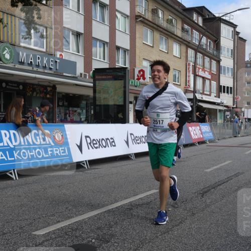 15.09.2024 - PSD Bank Halbmarathon Michael Strokosch http://msf.ph/oto/7087885 15.09.2024 12:37:56 Ziel 2517, 3380, 3415, 3417 meine-sportfotos.de