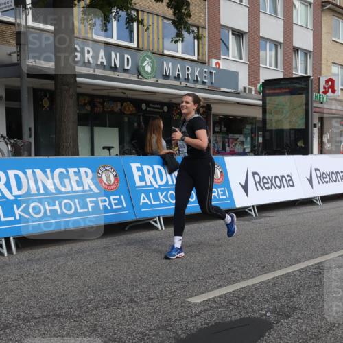 15.09.2024 - PSD Bank Halbmarathon Michael Strokosch http://msf.ph/oto/7087912 15.09.2024 12:37:58 Ziel 2517, 3415, 3417 meine-sportfotos.de