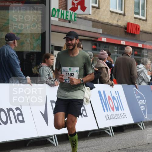 15.09.2024 - PSD Bank Halbmarathon Michael Strokosch http://msf.ph/oto/7087997 15.09.2024 11:28:47 Ziel 707, 708, 830, 915, 1065, 1103, 1126, 1487, 2603 meine-sportfotos.de