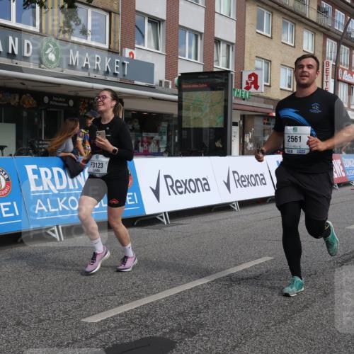 15.09.2024 - PSD Bank Halbmarathon Michael Strokosch http://msf.ph/oto/7088234 15.09.2024 12:38:44 Ziel 2285, 3123, 3332, 3333, 3381 meine-sportfotos.de