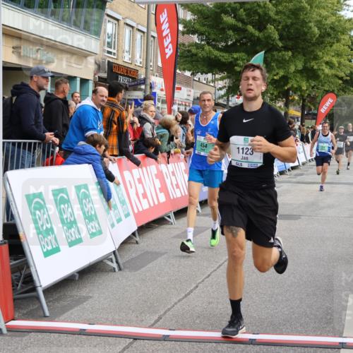 15.09.2024 - PSD Bank Halbmarathon Strokosch-Dieckow http://msf.ph/oto/7088275 15.09.2024 11:30:17 Ziel 454, 724, 727, 1093, 1123, 1184, 1339, 1349, 2615, 2692 meine-sportfotos.de