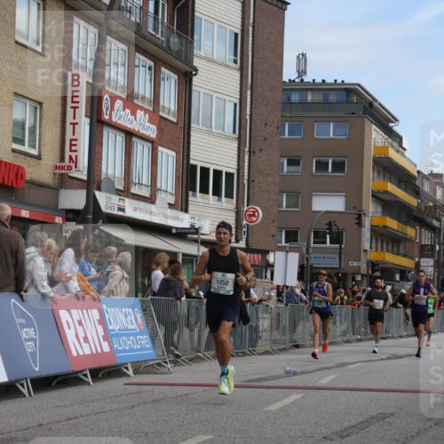 15.09.2024 - PSD Bank Halbmarathon Michael Strokosch http://msf.ph/oto/7088290 15.09.2024 11:29:19 Ziel 909, 1017, 1050, 1134, 1413, 1423, 2481, 2607 meine-sportfotos.de