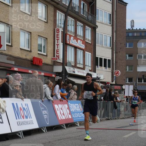 15.09.2024 - PSD Bank Halbmarathon Michael Strokosch http://msf.ph/oto/7088296 15.09.2024 11:29:19 Ziel 909, 1017, 1050, 1134, 1413, 1423, 2481, 2607 meine-sportfotos.de