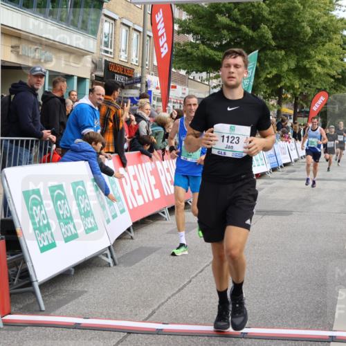 15.09.2024 - PSD Bank Halbmarathon Strokosch-Dieckow http://msf.ph/oto/7088339 15.09.2024 11:30:17 Ziel 454, 724, 727, 1093, 1123, 1184, 1339, 1349, 2615, 2692 meine-sportfotos.de