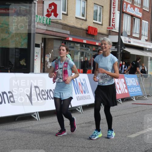 15.09.2024 - PSD Bank Halbmarathon Michael Strokosch http://msf.ph/oto/7088357 15.09.2024 12:38:54 Ziel 3332, 3333, 3381 meine-sportfotos.de