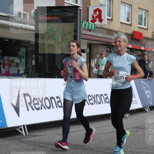 15.09.2024 - PSD Bank Halbmarathon Michael Strokosch http://msf.ph/oto/7088366 15.09.2024 12:38:54 Ziel 3332, 3333, 3381 meine-sportfotos.de