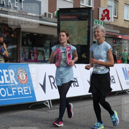 15.09.2024 - PSD Bank Halbmarathon Michael Strokosch http://msf.ph/oto/7088377 15.09.2024 12:38:55 Ziel 3332, 3333, 3381 meine-sportfotos.de