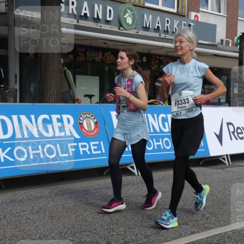 15.09.2024 - PSD Bank Halbmarathon Michael Strokosch http://msf.ph/oto/7088391 15.09.2024 12:38:55 Ziel 3332, 3333, 3381 meine-sportfotos.de