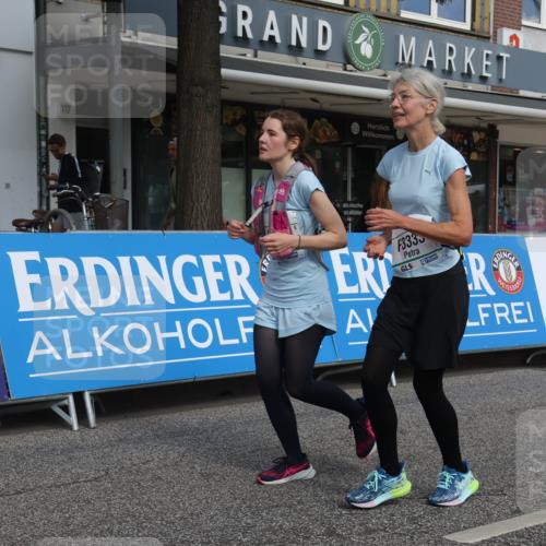 15.09.2024 - PSD Bank Halbmarathon Michael Strokosch http://msf.ph/oto/7088394 15.09.2024 12:38:56 Ziel 3332, 3333, 3367, 3381 meine-sportfotos.de