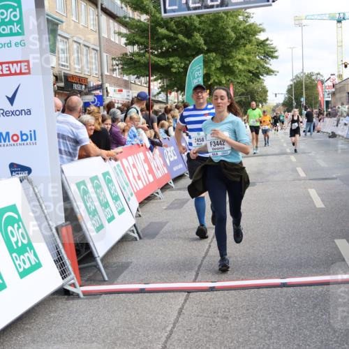 15.09.2024 - PSD Bank Halbmarathon Strokosch-Dieckow http://msf.ph/oto/7088530 15.09.2024 12:28:57 Ziel 2458, 2715, 3442 meine-sportfotos.de