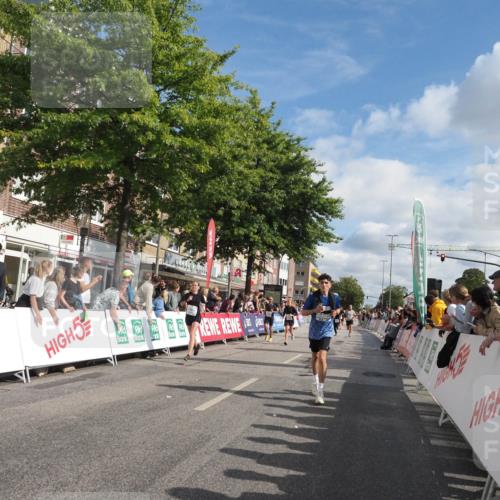 15.09.2024 - PSD Bank Halbmarathon Miley Keyser http://msf.ph/oto/7088648 15.09.2024 11:57:55 Ziel 806, 1289, 1302, 1417, 1530, 1708, 1900, 1987, 2512, 2542, 2564, 2572, 2664, 2751, 2763, 3525 meine-sportfotos.de