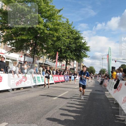 15.09.2024 - PSD Bank Halbmarathon Miley Keyser http://msf.ph/oto/7088650 15.09.2024 11:57:56 Ziel 806, 975, 1289, 1302, 1417, 1530, 1708, 1900, 1987, 2512, 2542, 2564, 2572, 2664, 2751, 2763, 3525 meine-sportfotos.de