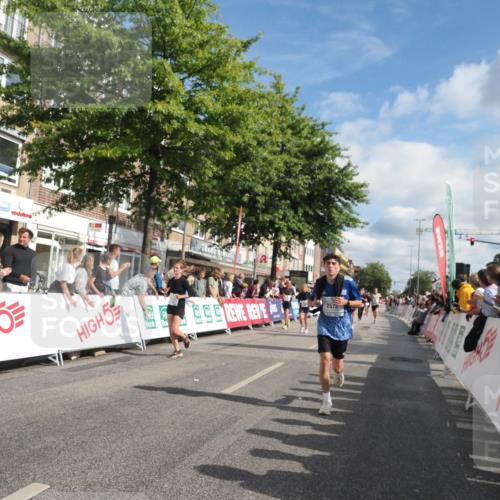 15.09.2024 - PSD Bank Halbmarathon Miley Keyser http://msf.ph/oto/7088652 15.09.2024 11:57:56 Ziel 806, 975, 1289, 1302, 1417, 1530, 1708, 1900, 1987, 2512, 2542, 2564, 2572, 2664, 2751, 2763, 3525 meine-sportfotos.de