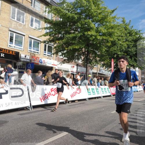 15.09.2024 - PSD Bank Halbmarathon Miley Keyser http://msf.ph/oto/7088661 15.09.2024 11:57:57 Ziel 806, 975, 1302, 1417, 1530, 1708, 1900, 1987, 2512, 2542, 2564, 2572, 2664, 2751, 2763, 3525 meine-sportfotos.de