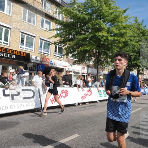 15.09.2024 - PSD Bank Halbmarathon Miley Keyser http://msf.ph/oto/7088664 15.09.2024 11:57:57 Ziel 806, 975, 1302, 1417, 1530, 1708, 1900, 1987, 2512, 2542, 2564, 2572, 2664, 2751, 2763, 3525 meine-sportfotos.de