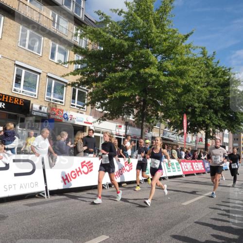 15.09.2024 - PSD Bank Halbmarathon Miley Keyser http://msf.ph/oto/7088673 15.09.2024 11:57:59 Ziel 806, 975, 1302, 1417, 1449, 1530, 1708, 1900, 2512, 2542, 2564, 2572, 2664, 2751, 2763, 3525 meine-sportfotos.de