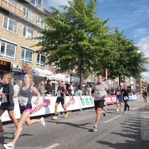 15.09.2024 - PSD Bank Halbmarathon Miley Keyser http://msf.ph/oto/7088681 15.09.2024 11:58:00 Ziel 806, 975, 1302, 1417, 1449, 1530, 1708, 1900, 2512, 2542, 2564, 2572, 2664, 2751, 2763, 3138, 3525 meine-sportfotos.de