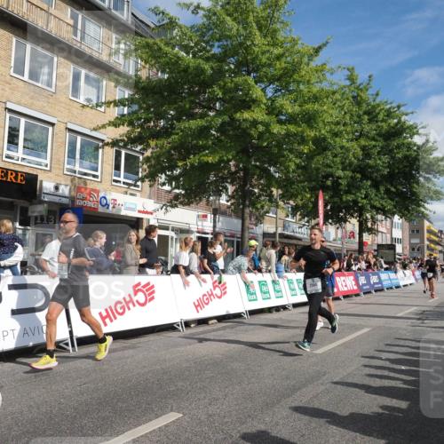 15.09.2024 - PSD Bank Halbmarathon Miley Keyser http://msf.ph/oto/7088684 15.09.2024 11:58:00 Ziel 806, 975, 1302, 1417, 1449, 1530, 1708, 1900, 2512, 2542, 2564, 2572, 2664, 2751, 2763, 3138, 3525 meine-sportfotos.de