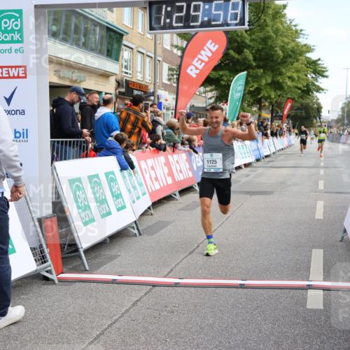 15.09.2024 - PSD Bank Halbmarathon Strokosch-Dieckow http://msf.ph/oto/7089086 15.09.2024 11:30:49 Ziel 682, 712, 1051, 1110, 1111, 1125, 1132, 1208, 1483 meine-sportfotos.de
