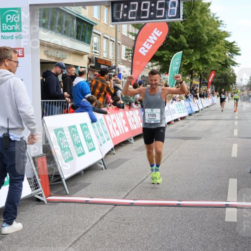 15.09.2024 - PSD Bank Halbmarathon Strokosch-Dieckow http://msf.ph/oto/7089136 15.09.2024 11:30:49 Ziel 682, 712, 1051, 1110, 1111, 1125, 1132, 1208, 1483 meine-sportfotos.de