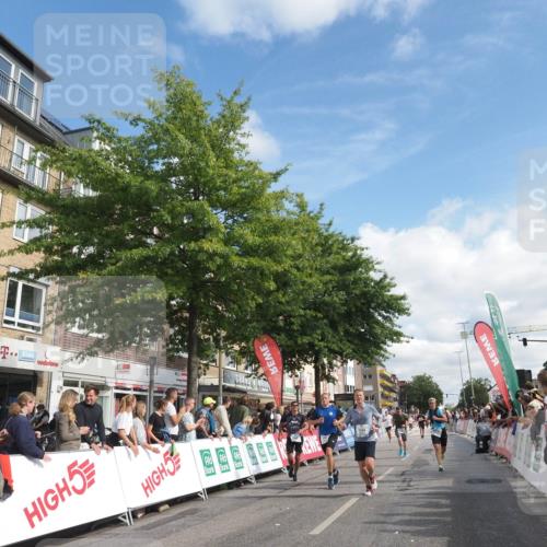 15.09.2024 - PSD Bank Halbmarathon Miley Keyser http://msf.ph/oto/7089149 15.09.2024 11:59:34 Ziel 1139, 1455, 1554, 1665, 1738, 2004, 2046, 2142, 2418, 2783, 2789, 2817, 2876, 2950 meine-sportfotos.de