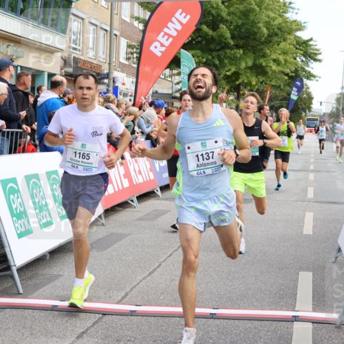 15.09.2024 - PSD Bank Halbmarathon Strokosch-Dieckow http://msf.ph/oto/7089277 15.09.2024 11:31:06 Ziel 701, 712, 749, 918, 1038, 1110, 1137, 1165, 2461, 2475, 2476, 2601 meine-sportfotos.de