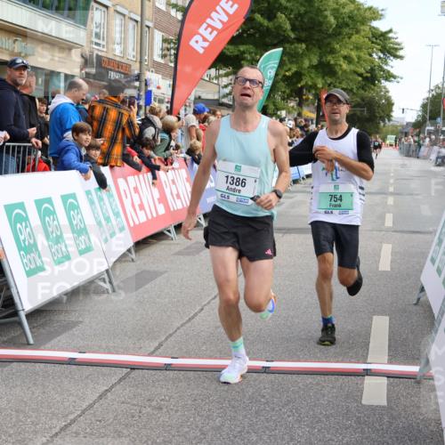 15.09.2024 - PSD Bank Halbmarathon Strokosch-Dieckow http://msf.ph/oto/7089712 15.09.2024 11:31:15 Ziel 701, 749, 754, 918, 1038, 1137, 1165, 1386, 2461, 2475, 2476 meine-sportfotos.de