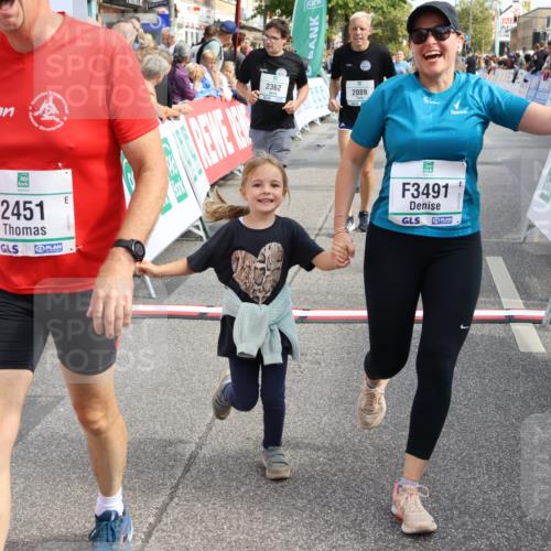 15.09.2024 - PSD Bank Halbmarathon Strokosch-Dieckow http://msf.ph/oto/7089714 15.09.2024 12:29:27 Ziel 2073, 2075, 2089, 2362, 2451, 3057, 3129, 3247, 3266, 3287, 3325, 3401, 3491 meine-sportfotos.de