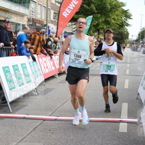 15.09.2024 - PSD Bank Halbmarathon Strokosch-Dieckow http://msf.ph/oto/7089729 15.09.2024 11:31:15 Ziel 701, 749, 754, 918, 1038, 1137, 1165, 1386, 2461, 2475, 2476 meine-sportfotos.de