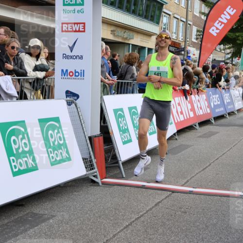 15.09.2024 - PSD Bank Halbmarathon Strokosch-Dieckow http://msf.ph/oto/7089832 15.09.2024 11:22:39 Ziel 423, 432, 593, 631, 641, 666, 681, 685, 823, 824, 1473 meine-sportfotos.de