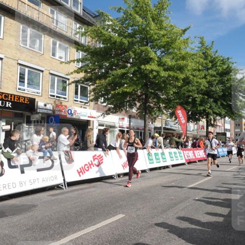15.09.2024 - PSD Bank Halbmarathon Miley Keyser http://msf.ph/oto/7089866 15.09.2024 12:01:35 Ziel 1523, 1695, 1710, 1804, 1809, 1823, 1971, 2010, 2279, 2329, 2413, 2506, 3176, 3195 meine-sportfotos.de