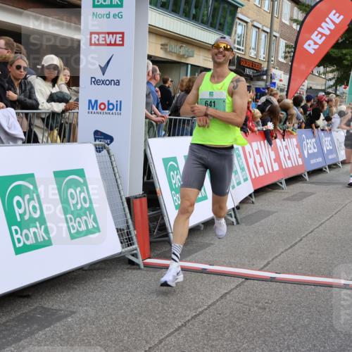 15.09.2024 - PSD Bank Halbmarathon Strokosch-Dieckow http://msf.ph/oto/7089870 15.09.2024 11:22:39 Ziel 423, 432, 593, 631, 641, 666, 681, 685, 823, 824, 1473 meine-sportfotos.de