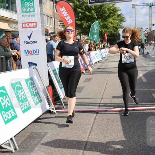 15.09.2024 - PSD Bank Halbmarathon Strokosch-Dieckow http://msf.ph/oto/7089953 15.09.2024 12:41:40 Ziel 3354, 3355, 3462 meine-sportfotos.de