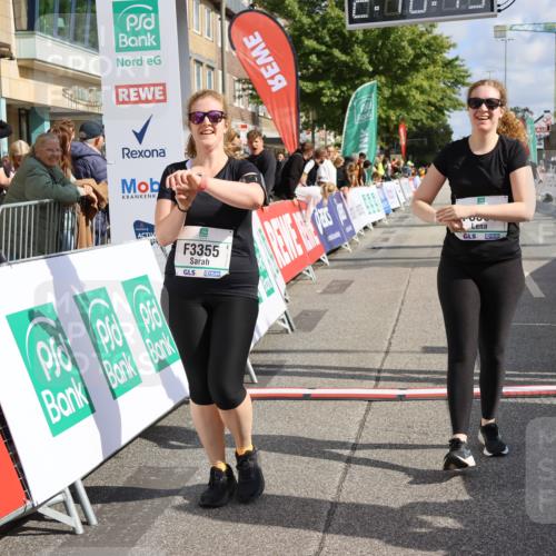15.09.2024 - PSD Bank Halbmarathon Strokosch-Dieckow http://msf.ph/oto/7089984 15.09.2024 12:41:40 Ziel 3354, 3355, 3462 meine-sportfotos.de