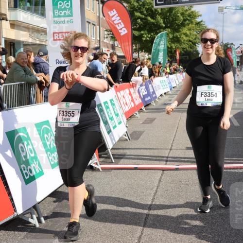 15.09.2024 - PSD Bank Halbmarathon Strokosch-Dieckow http://msf.ph/oto/7089999 15.09.2024 12:41:41 Ziel 3354, 3355, 3462 meine-sportfotos.de