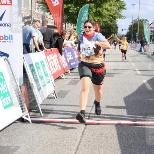 15.09.2024 - PSD Bank Halbmarathon Strokosch-Dieckow http://msf.ph/oto/7090087 15.09.2024 12:42:06 Ziel 2276, 3343, 3412 meine-sportfotos.de