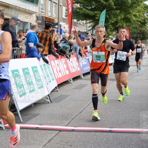 15.09.2024 - PSD Bank Halbmarathon Strokosch-Dieckow http://msf.ph/oto/7090315 15.09.2024 11:31:56 Ziel 695, 1345, 1402, 1432 meine-sportfotos.de